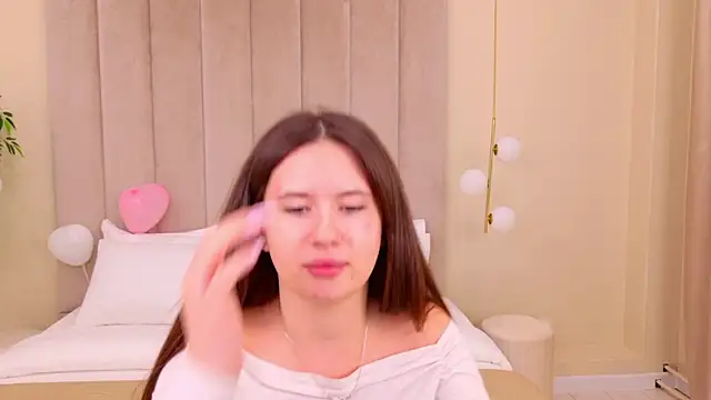 milaleoneli online show from February 11, 12:37 pm