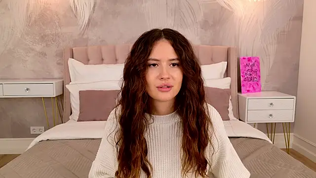 milaleoneli online show from September 10, 4:40 pm