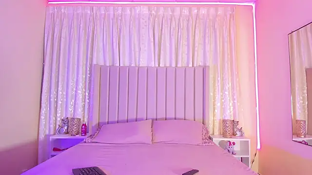 Aliison Smith online show from March 13, 2:49 am