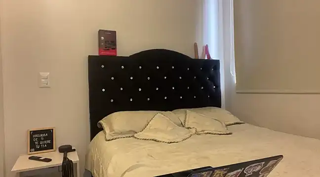 Scarlett Jazmin online show from February 14, 7:02 pm