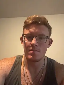 Snapshot of freckledginger369 chatting on December 18, 9:32 pm freckledginger369 online show from December 18, 9:32 pm