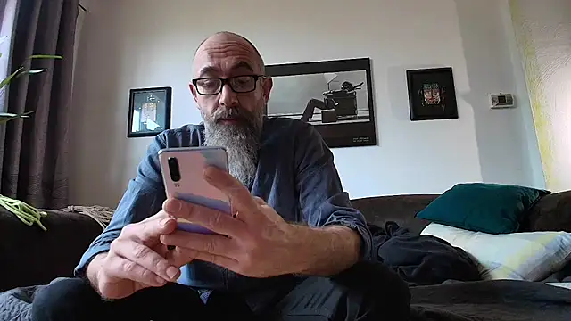 Kingsscepter online show from February 6, 1:32 pm