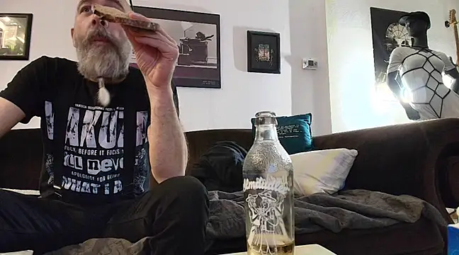 Kingsscepter online show from February 6, 7:40 pm