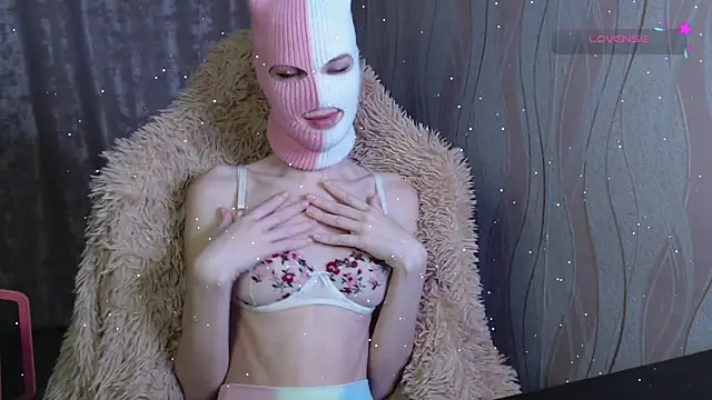 Snapshot of Domiiiniiicana chatting on December 15, 2:16 pm Domiiiniiicana online show from December 15, 2:16 pm