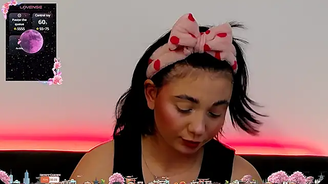 AveryWillow online show from February 6, 1:43 pm