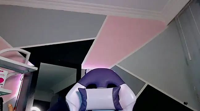 Samanta james19 online show from December 12, 4:43 pm