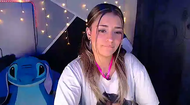 Samanta james19 online show from March 6, 6:48 pm