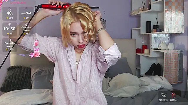 Snapshot of White_Lioness chatting on October 23, 2:16 pm White Lioness online show from October 23, 2:16 pm