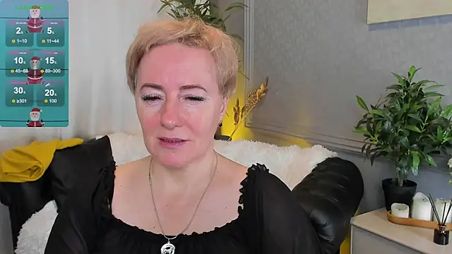 Snapshot of Nika_Smit chatting on December 21, 5:36 am Nika Smit online show from December 21, 5:36 am