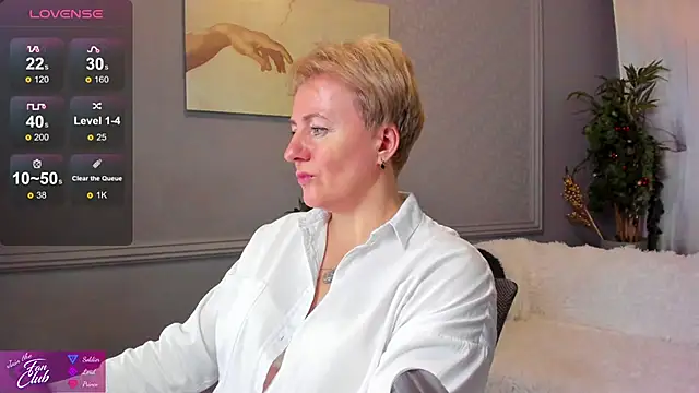 Snapshot of Nika_Smit chatting on January 11, 8:43 am Nika Smit online show from January 11, 8:43 am