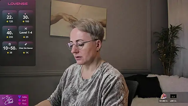 Snapshot of Nika_Smit chatting on February 16, 5:37 am Nika Smit online show from February 16, 5:37 am