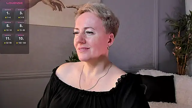 Snapshot of Nika_Smit chatting on March 5, 8:32 am Nika Smit online show from March 5, 8:32 am