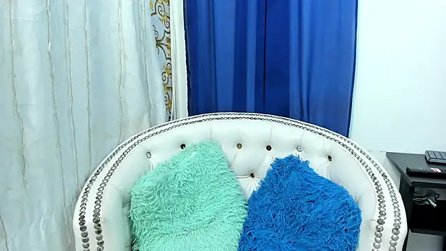 Analia18  online show from February 18, 12:06 pm