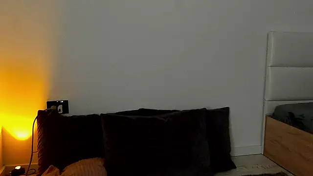 Snapshot of IvyKaelani chatting on February 2, 8:08 pm IvyKaelani online show from February 2, 8:08 pm