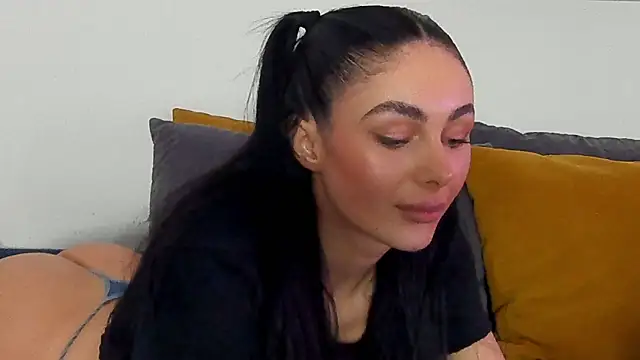 Snapshot of IvyKaelani chatting on February 24, 12:20 am IvyKaelani online show from February 24, 12:20 am