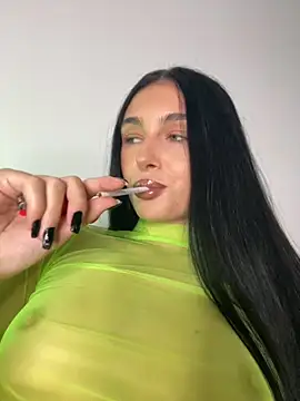 Snapshot of IvyKaelani chatting on September 16, 4:19 pm IvyKaelani online show from September 16, 4:19 pm