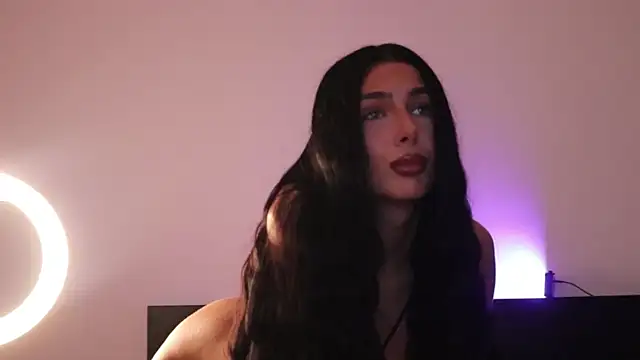 Snapshot of IvyKaelani chatting on November 15, 3:30 pm IvyKaelani online show from November 15, 3:30 pm