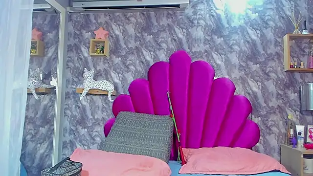 EMMAPARISS online show from October 17, 11:57 am