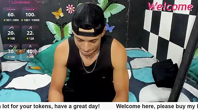 Snapshot of MikeRose94 chatting on March 14, 7:01 pm MikeRose94 online show from March 14, 7:01 pm