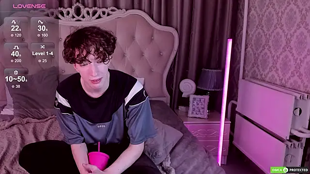 TrevorBenson online show from March 11, 6:08 pm