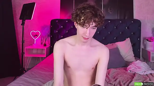 TrevorBenson online show from March 22, 5:41 pm