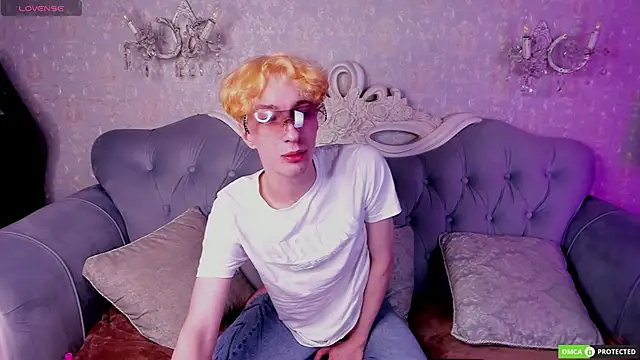 TrevorBenson online show from October 2, 2:02 pm