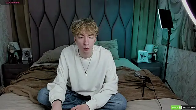 TrevorBenson online show from October 9, 3:26 am