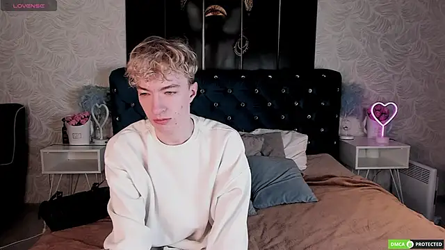 TrevorBenson online show from November 25, 3:28 am