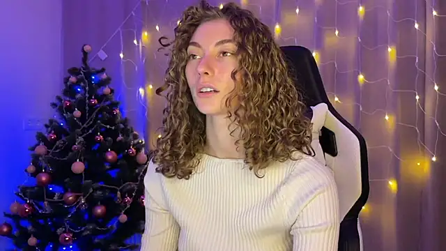 lady curls online show from December 8, 11:40 pm