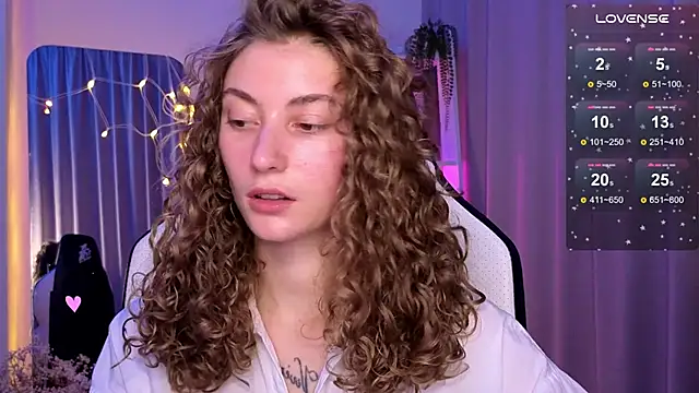 lady curls online show from March 15, 11:50 pm