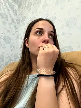 Snapshot of AmiLavs chatting on December 5, 11:16 am AmiLavs online show from December 5, 11:16 am