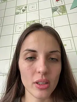 Snapshot of AmiLavs chatting on December 24, 11:28 am AmiLavs online show from December 24, 11:28 am