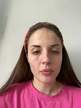 Snapshot of AmiLavs chatting on February 13, 11:28 am AmiLavs online show from February 13, 11:28 am