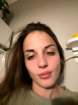 Snapshot of AmiLavs chatting on September 13, 8:19 pm AmiLavs online show from September 13, 8:19 pm