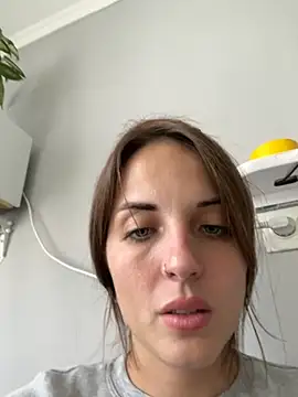 Snapshot of AmiLavs chatting on September 21, 11:01 am AmiLavs online show from September 21, 11:01 am