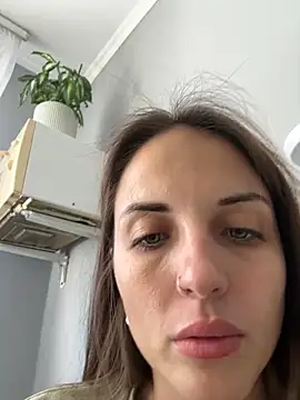 Snapshot of AmiLavs chatting on September 24, 10:07 am AmiLavs online show from September 24, 10:07 am