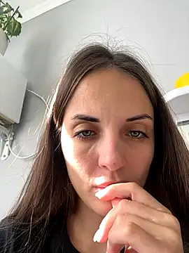 Snapshot of AmiLavs chatting on October 1, 6:41 am AmiLavs online show from October 1, 6:41 am