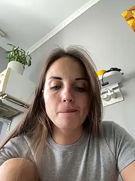 Snapshot of AmiLavs chatting on October 4, 10:35 am AmiLavs online show from October 4, 10:35 am