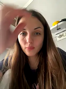 Snapshot of AmiLavs chatting on October 28, 7:23 am AmiLavs online show from October 28, 7:23 am