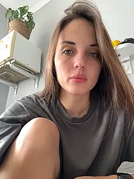 Snapshot of AmiLavs chatting on October 31, 6:47 am AmiLavs online show from October 31, 6:47 am