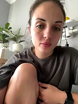 Snapshot of AmiLavs chatting on November 22, 10:58 am AmiLavs online show from November 22, 10:58 am