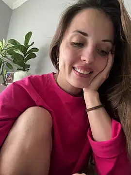 Snapshot of AmiLavs chatting on December 16, 11:04 am AmiLavs online show from December 16, 11:04 am