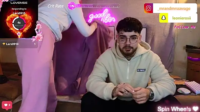 MrAndMrsSavage online show from January 31, 2:49 pm