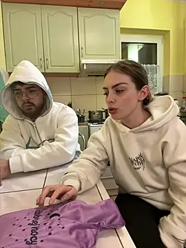 MrAndMrsSavage online show from February 19, 9:03 pm