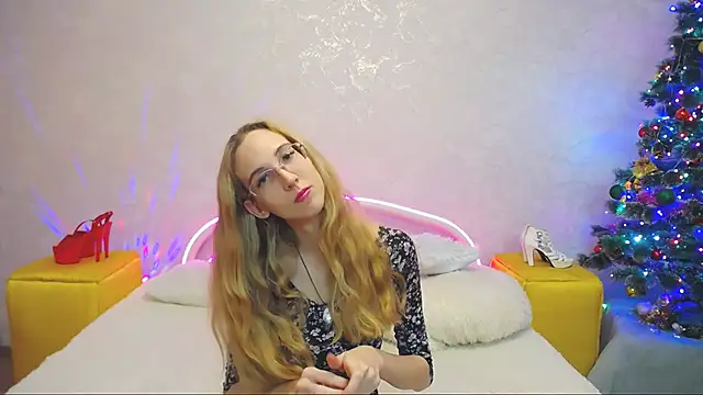 KlaryBrait online show from December 21, 12:38 pm