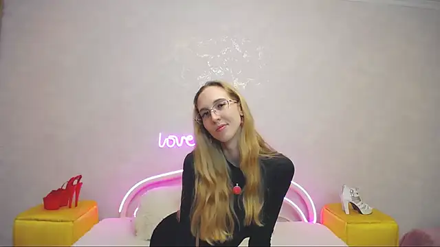 KlaryBrait online show from January 22, 5:38 pm