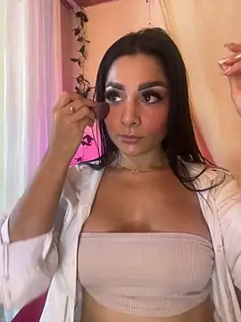 Snapshot of MOMALANA chatting on February 16, 5:26 pm MOMALANA online show from February 16, 5:26 pm