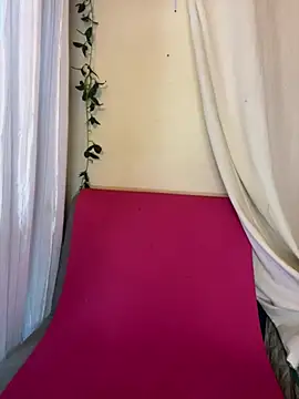 Snapshot of MOMALANA chatting on February 20, 2:35 pm MOMALANA online show from February 20, 2:35 pm