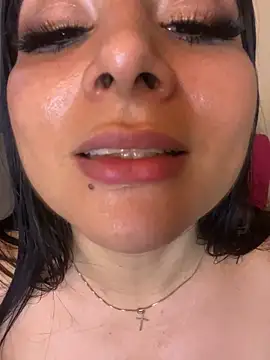 Snapshot of MOMALANA chatting on March 16, 1:59 am MOMALANA online show from March 16, 1:59 am