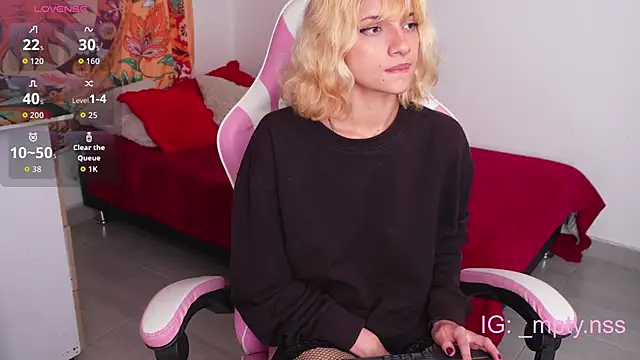 HiScarlett online show from September 23, 12:30 pm